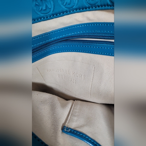 Michael Kors Neoprene Jet Set Monogram Teal Tote - Picture 7 of 10